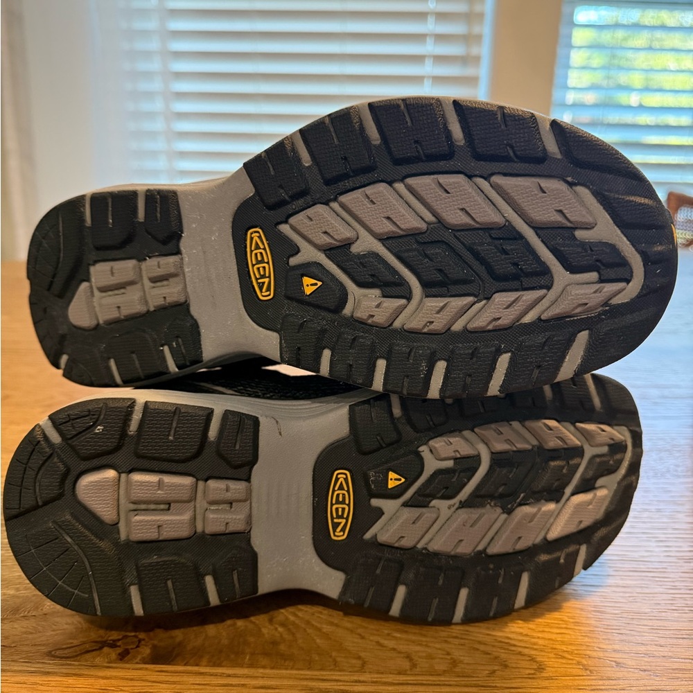 Keen Charcoal and Black Mesh Sparta ESD Aluminum Toe Utility Shoe Sneaker - Picture 3 of 8